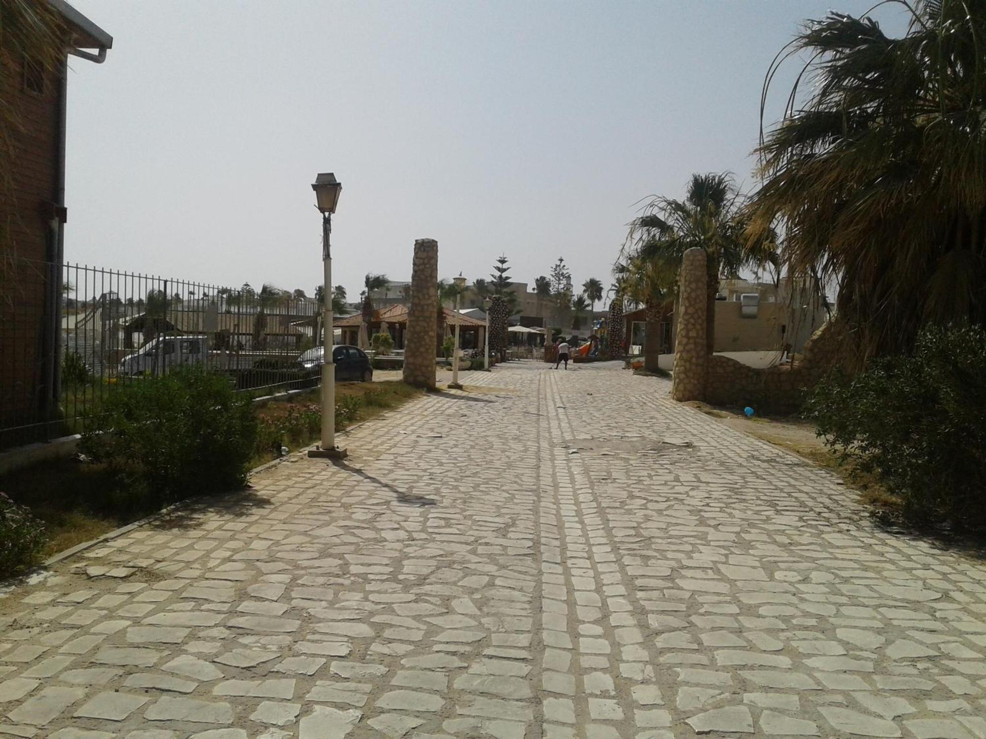 מונסטיר Duplex Pied Dans L'Eau Avec Magnifique Vue Sur Mer מראה חיצוני תמונה